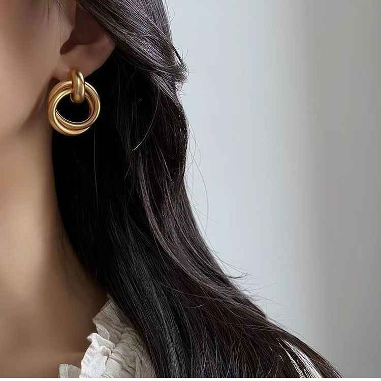 Gold baroque hoop earrings with double-ring circular links